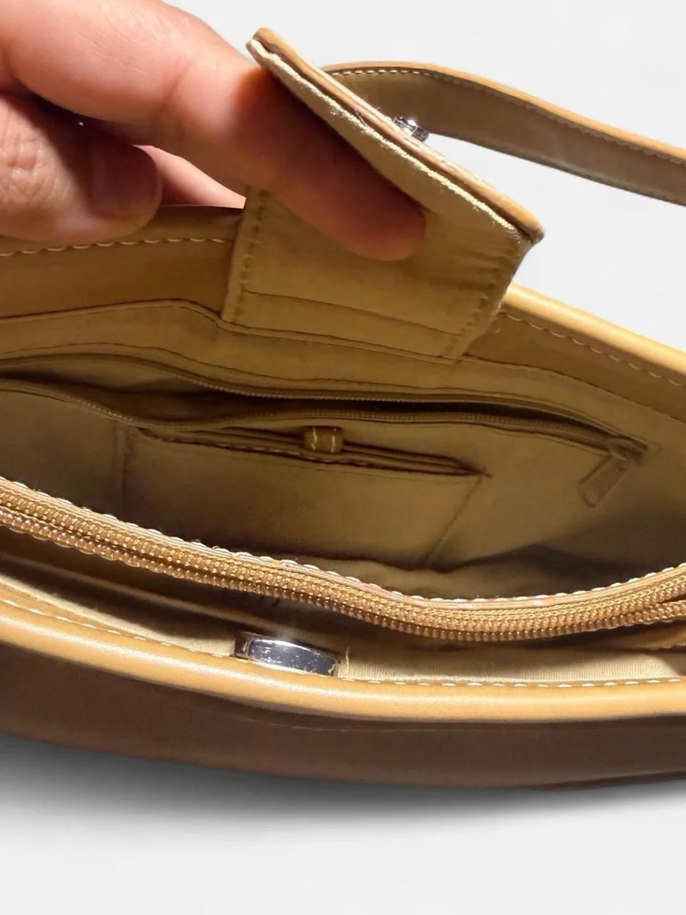 Y2K Vintage Villager by Liz Claiborne Tan shoulder bag